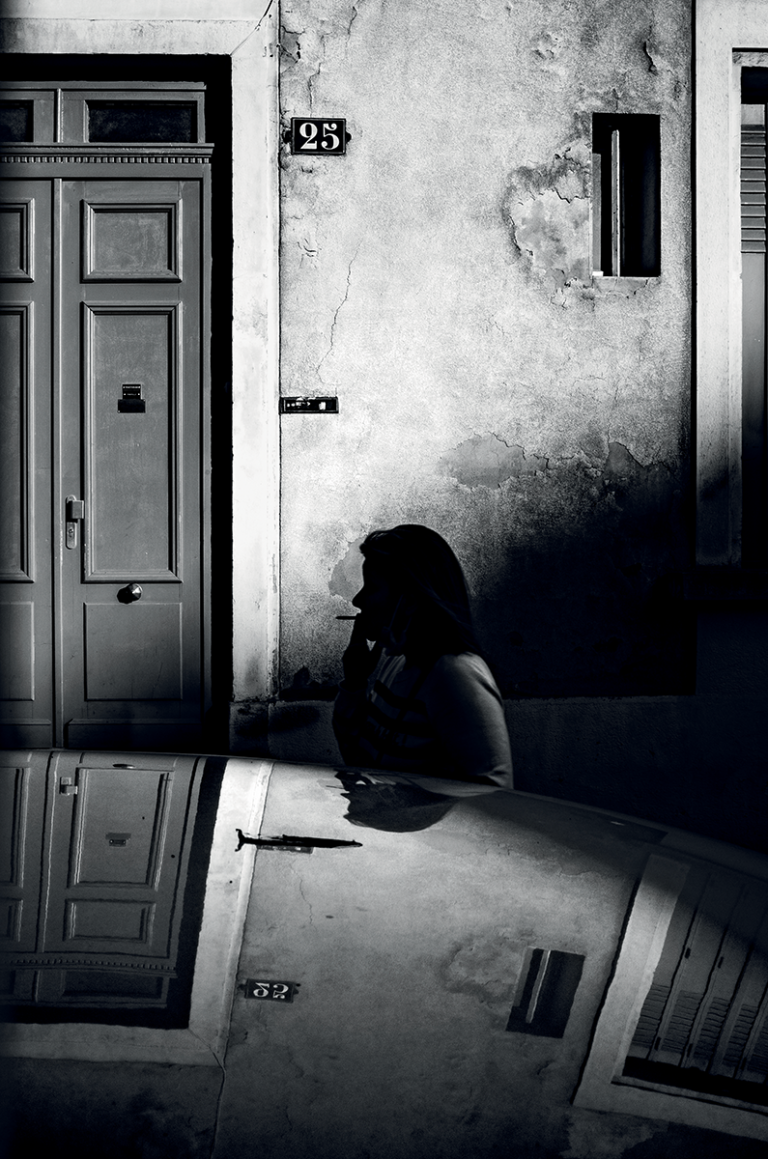 La-fumeuse-(N&B)